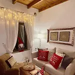 Casa Delicosta- 2 Flat With Garden, 15 Min From