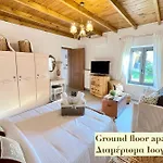 Casa Delicosta- 2 Flat With Garden, 15 Min From