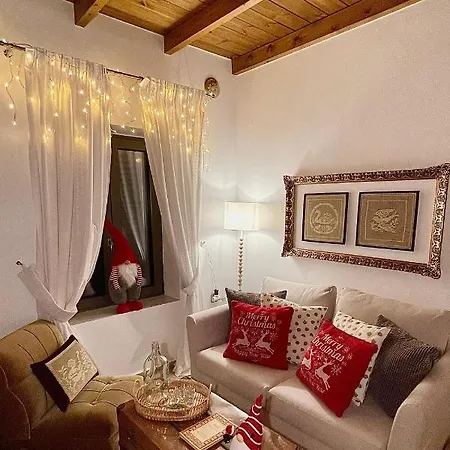 Casa Delicosta- 2 Flat With Garden, 15 Min From