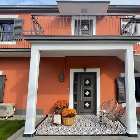 Casa Delicosta- 2 Flat With Garden, 15 Min From *