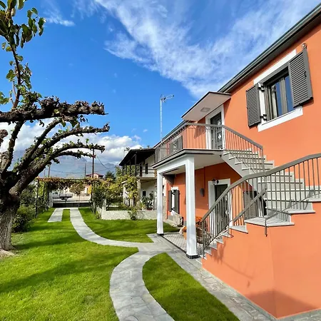 Casa Delicosta- 2 Flat With Garden, 15 Min From Appartement Tríkala