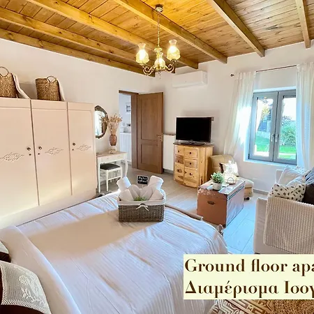 Casa Delicosta- 2 Flat With Garden, 15 Min From