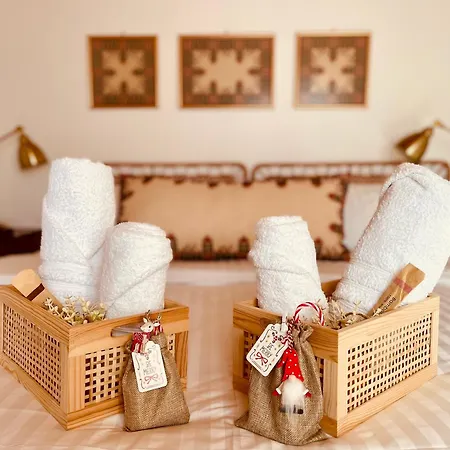 Casa Delicosta- 2 Flat With Garden, 15 Min From